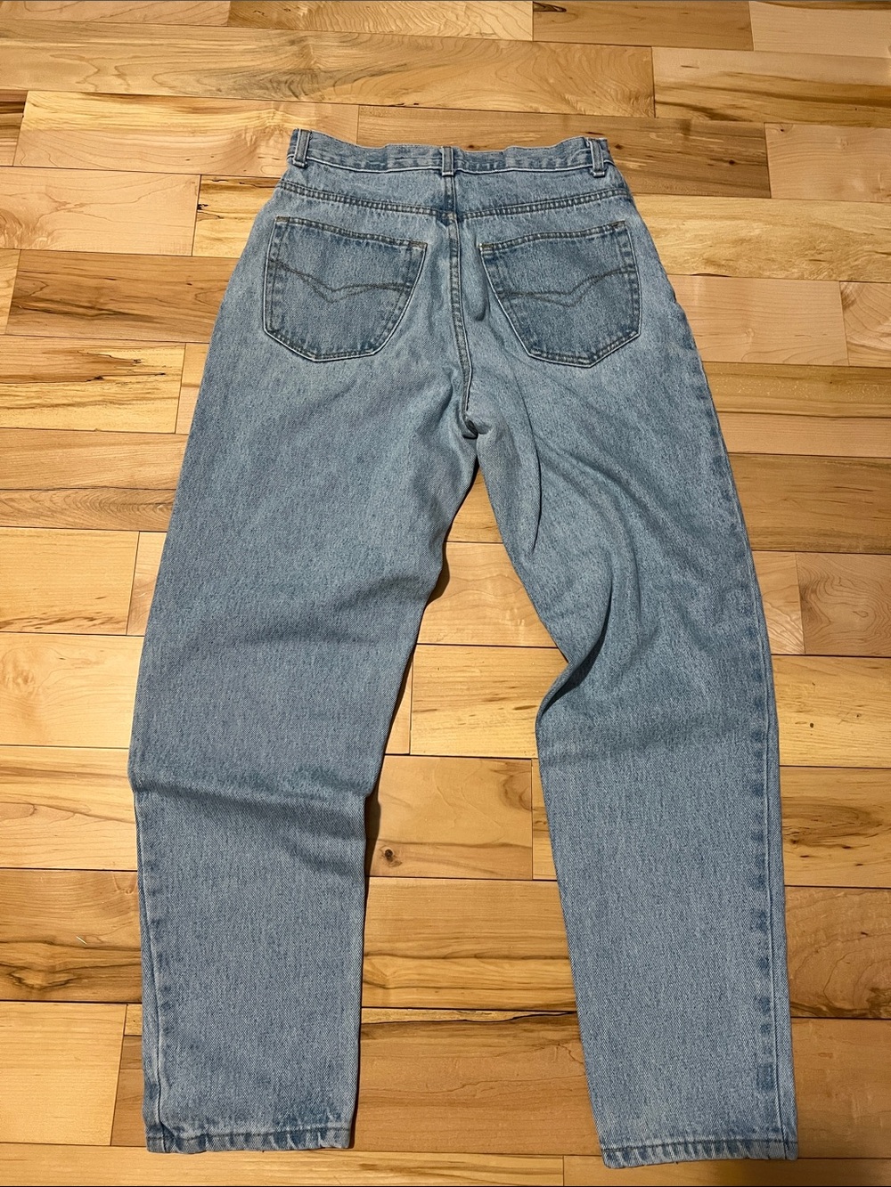 Vintage Light Blue Straight-Leg Jeans with Black Embroidered Detail - Picture 4 of 13
